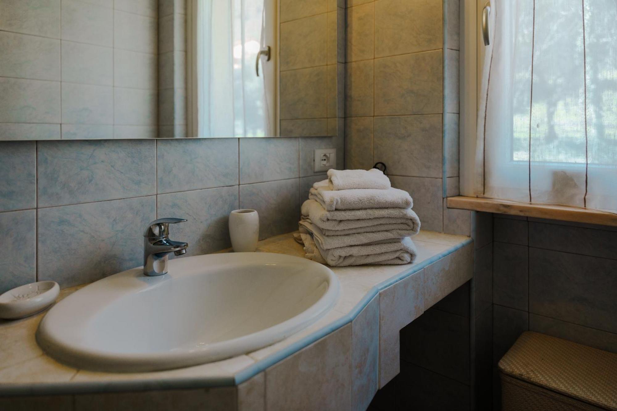 Villa Oliveto Apartments Oliveto Lario Екстериор снимка